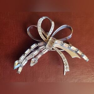 Vintage CR Co Signed 1/20 12K G.F. Charles Reis Clear Rhinestone Bow Brooch Pin